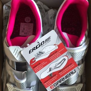 Garneau Spin Shoes NWT
